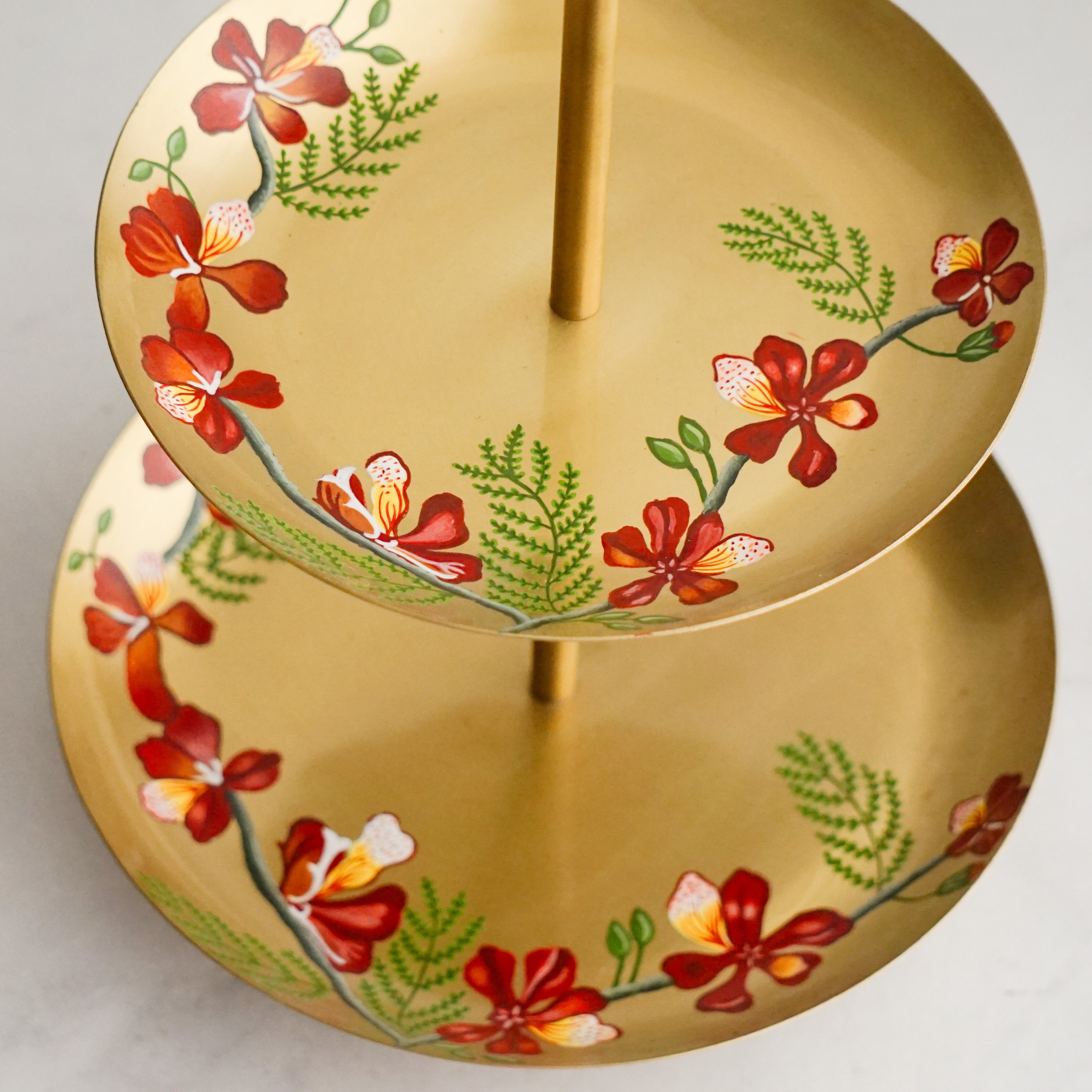 Brass 2-Tier Dessert Stand